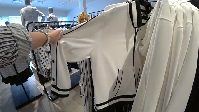 Аутлеты такая вещь, не знаешь куда бежать и что мерять! . смотреть онлайн