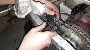 Замена цепи. Расклёпка замка! SUZUKI GSXR 1100\ Replacing the chain. Unlocking the lock