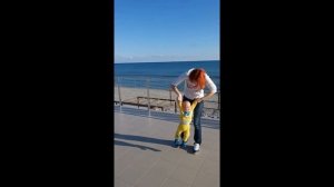 dynamic gymnastics for a baby. 8 month. Динамічна гімнастика на  пляжі в Коблево #ТохаЗяба