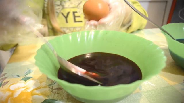 Красим яйца на Пасху смотреть онлайн