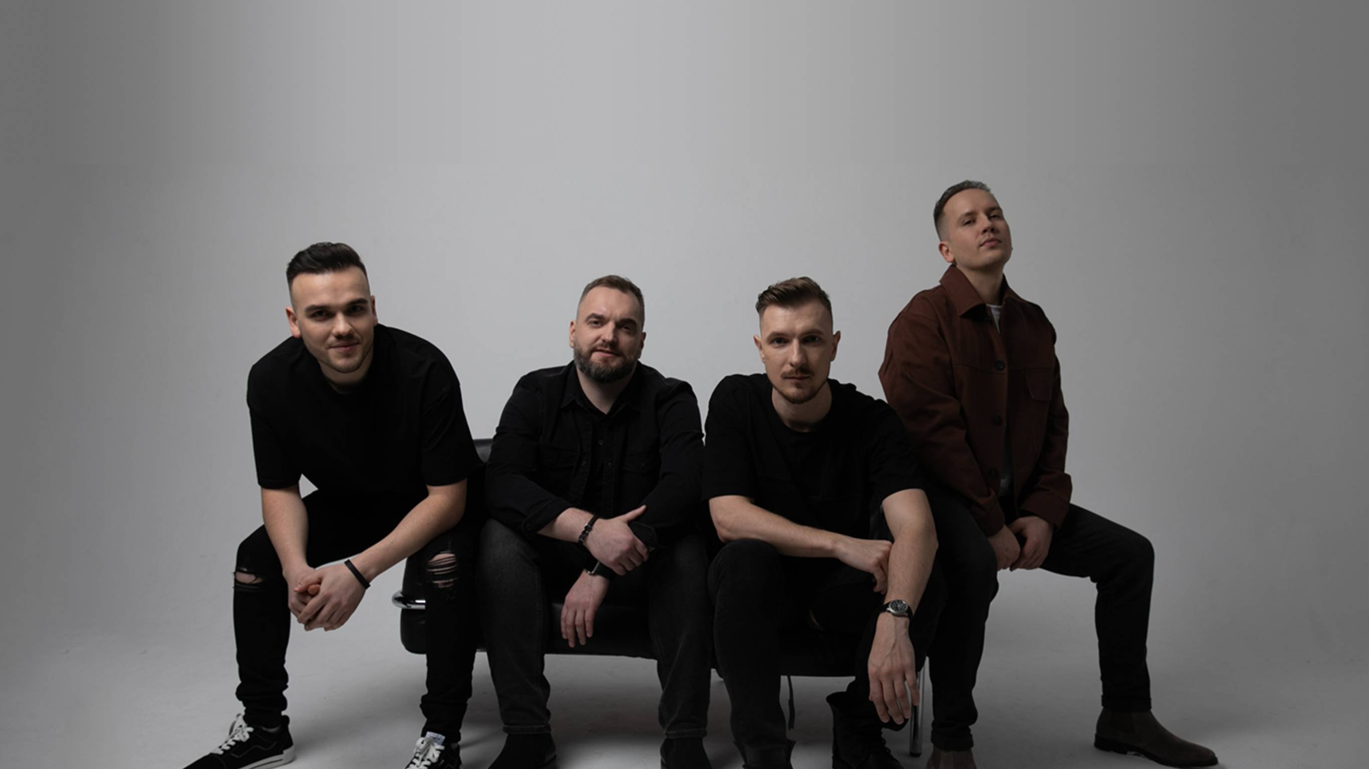MELOMENS - Первый поцелуй (live Version)