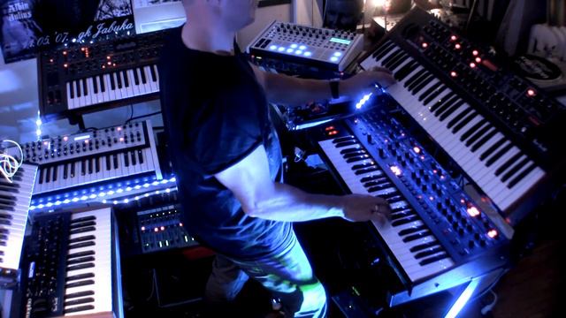 Data pusher - Beamrider ~ DSI OB6, Prophet '08, & Toraiz SP-16 смотреть онлайн