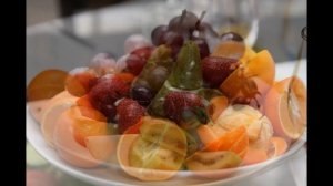 Накрываем праздничный стол