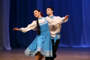 «Через речку-реченьку», студенты МГИК. “Across the river-river”, students of the MSIC.