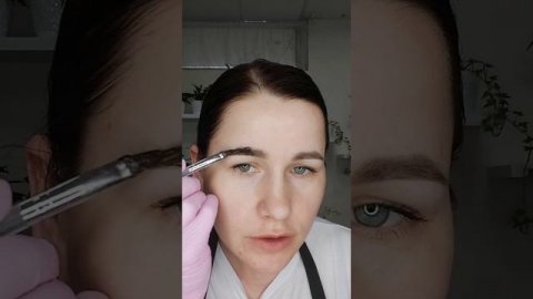 Как окрасить брови самой себе.