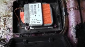 коробок в ногах у водителя Мерседес Вито 638