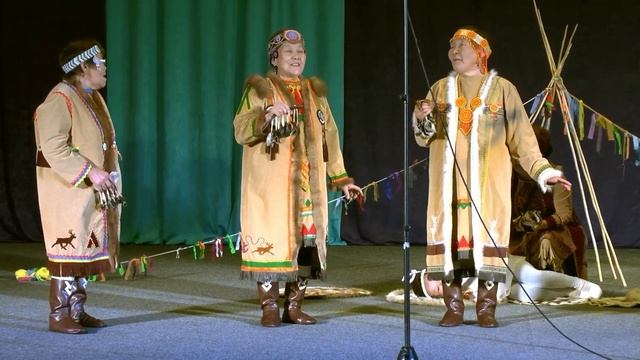 Клуб бабушек ДЫЛАЧА "Рождение оленёнка" смотреть онлайн