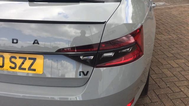 SKODA Superb 1.4 TSI SportLine Plus iV DSG Hatchback 5dr смотреть онлайн