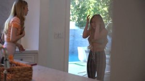BELLY BUTTON PIERCING PRANK ON MOM |Elliana Walmsley