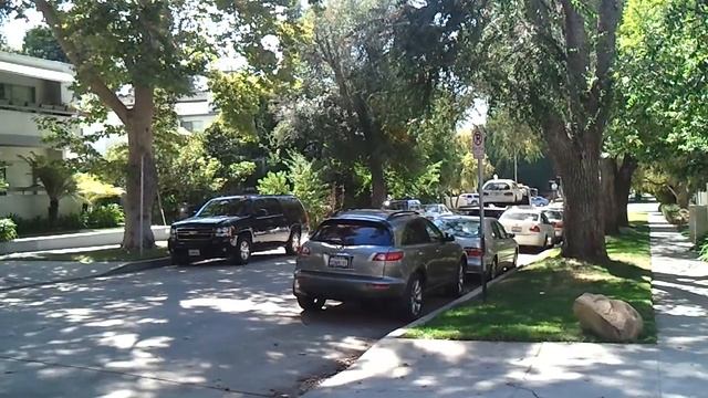 Bon Voyage, Toyota Camry Station Wagon смотреть онлайн