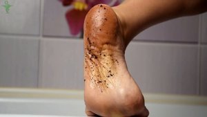 Пятки как у младенца.  3 способа избавиться от натоптышей и мозолей