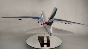 Модель самолета Airbus A380 Emirates 1:160 (с подсветкой салона)