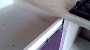 Прямая кухня с пластиковыми фасадами