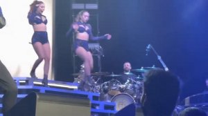 Pitbull Live Rain Over Me