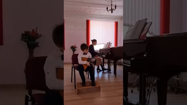 2 Павлов Андрей 1. В. Котельников «Ехали медведи»2. В. Котельников «Веселый муравей» смотреть онлайн