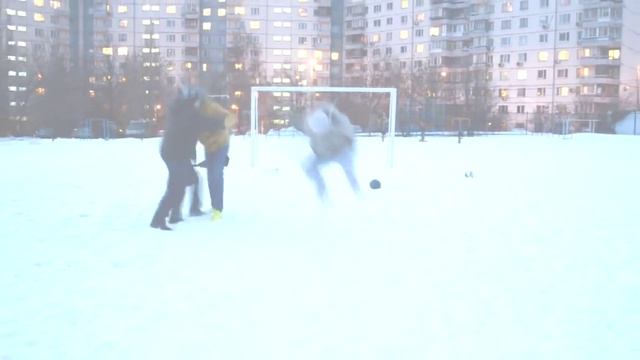 ПОПАДИ В ПЕРЕКЛАДИНУ! | ФУТБОЛЬНЫЙ CHALLENGE| ДИМА ПУЛОВ смотреть онлайн