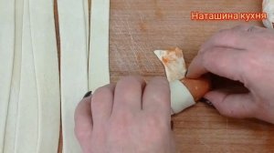 Сосиски с сыром в слоёном тесте.