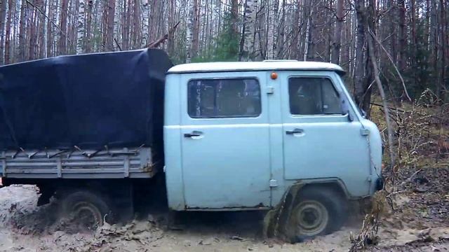 Уаз Патриот и Уаз Фермер ищут грязь смотреть онлайн