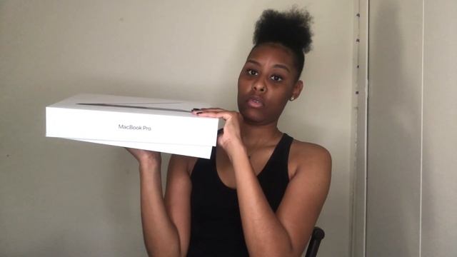 UNBOXING THE MACBOOK PRO 13 INCH!! 2020 смотреть онлайн