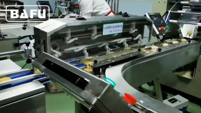 автомат для упаковки тортов, хлеба, печенья, печенья, горизонтальный упаковочный автомат смотреть онлайн