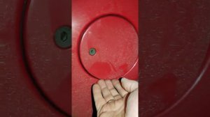 Как открыть лючок бензобака если нет ключей