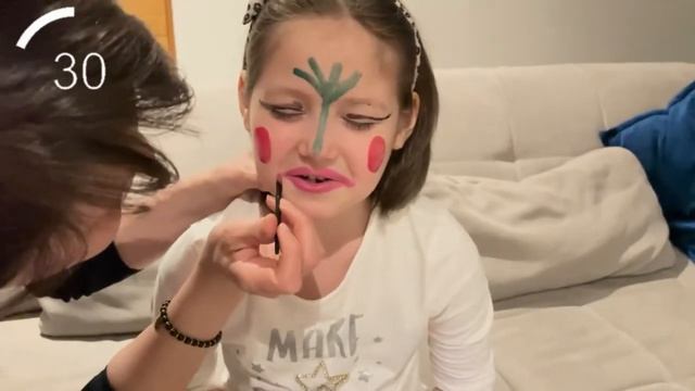 ВЕСЕЛЫЙ АКВАГРИМ с КРИСТИНОЙ и АСЕЙ! ЧЕЛЛЕНДЖ НАРИСУЙ за ТРИ МИНУТЫ! смотреть онлайн