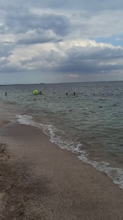 Обстановка на пляжах Черноморской набережной после устранения аварии. Феодосия Крым