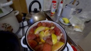 1297.  Витаминный компот из клубники и яблок. #рецепты #напитки #кулинария