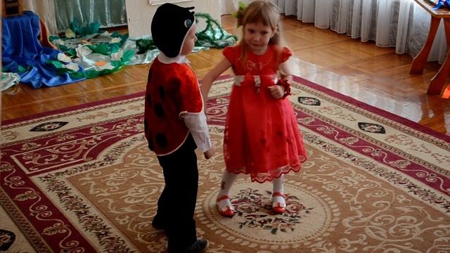 Дитячий садок №29 Вика в детском саду Kindergarten dance смотреть онлайн