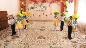 Танец пчелок и цветов