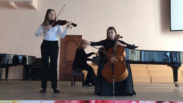 Татарская фантазия. Филлипова Алёна и Койшигулова Анелия.