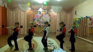 Танец "Во кузнице" танцевальный ансамбль "Весёлый каблучок"