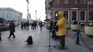 Настоящий талант: старенькая песня «Государыня» Бориса Гребенщикова в исполнении уличного музыканта