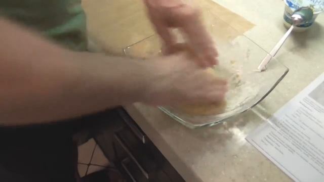 Домашняя пицца в духовке! С индейкой и овощами! смотреть онлайн