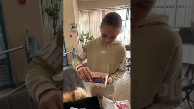 Камила Валиева РАСПАКОВКА #фигурноекатание #камилавалиева #видео
