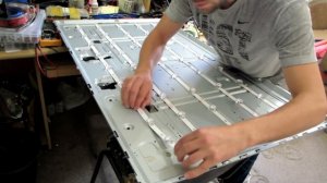 Ремонт подсветки телевизора. Звук есть изображения нет.Модель ТВ LG 50LB650V. Меняем на новые.