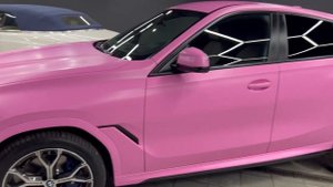 Оклеиваем розовой плёнкой на примере BMW X6 G06