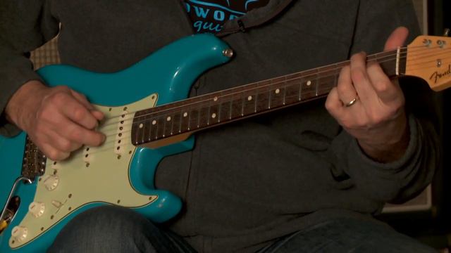 Fender Custom Shop 1960 Stratocaster Relic • SN: R61894 смотреть онлайн