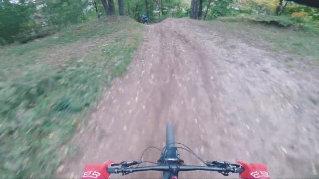 "Суровый" ДАУНХИЛЛ, ступеньки и угарные покатушки смотреть онлайн