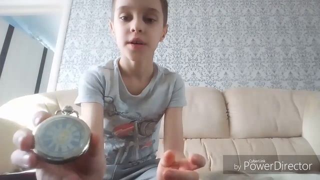 Коллекционные модель 'Паровоза' и 'часов' смотреть онлайн