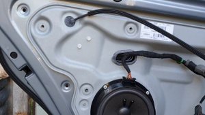 Как снять дверную карту и подъёмник на задней двери VW Touran