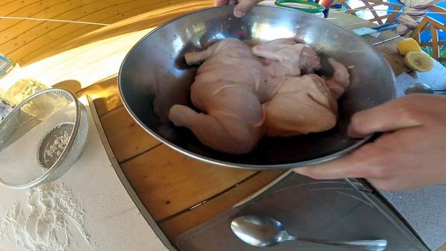 Целая Курица на мангале!!! Очень вкусное блюдо! смотреть онлайн