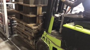 Вибропресс для производства железобетонных изделий малых форм.