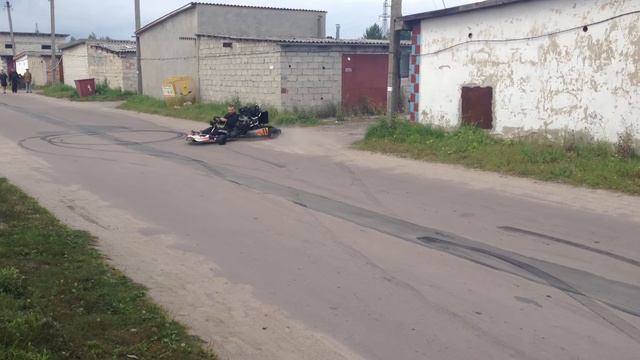 картинг с мотором 600кубов смотреть онлайн