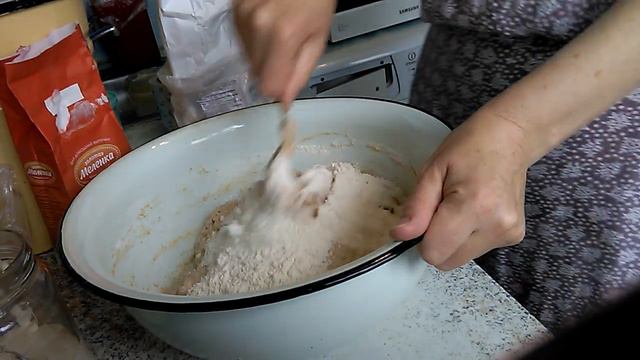 замешиваю тесто... смотреть онлайн