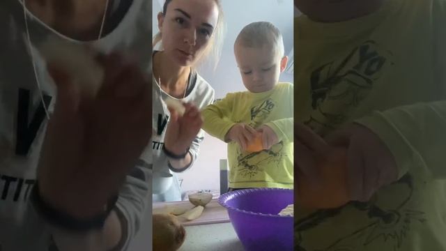 Вкуснюхи от Владюхи. Как приготовить фруктовый салатик смотреть онлайн