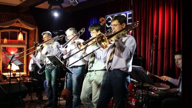 The Trombone Show - По муромской дорожке смотреть онлайн