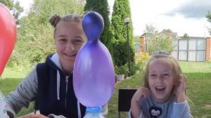 Играем с шариками Челлендж Чей шарик лопнет, а чей надуется Кто победит