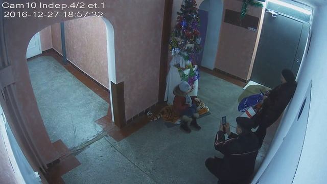 Наш новогодний подъезд. 27 декабря 2016. смотреть онлайн