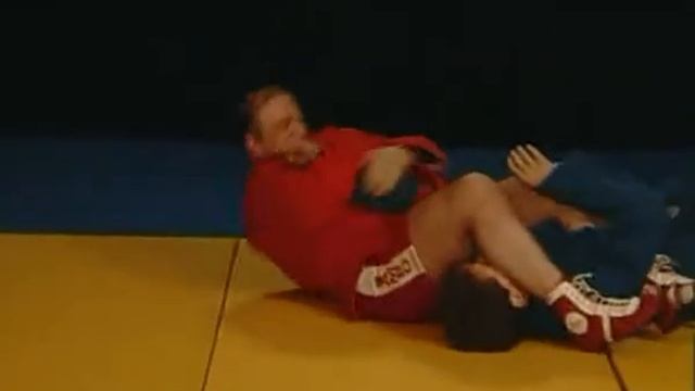 Переход на рычаг локтя из стойки с запрыгиванием (самбо, sambo). смотреть онлайн